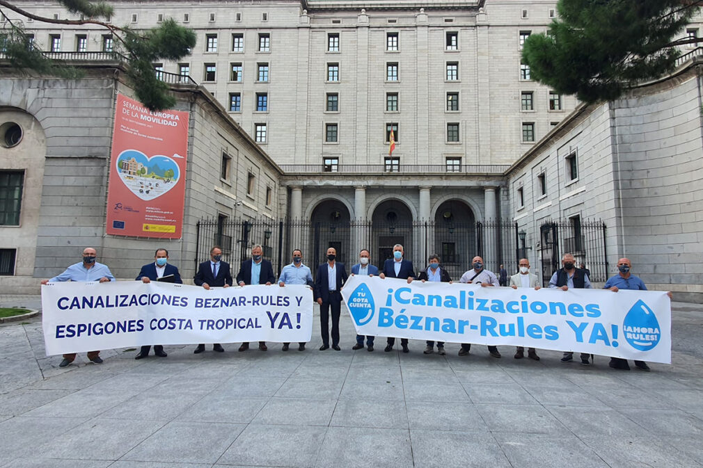 Protesta Madrid de la Plataforma por las Infraestructuras de la Costa Tropical canalizaciones rules