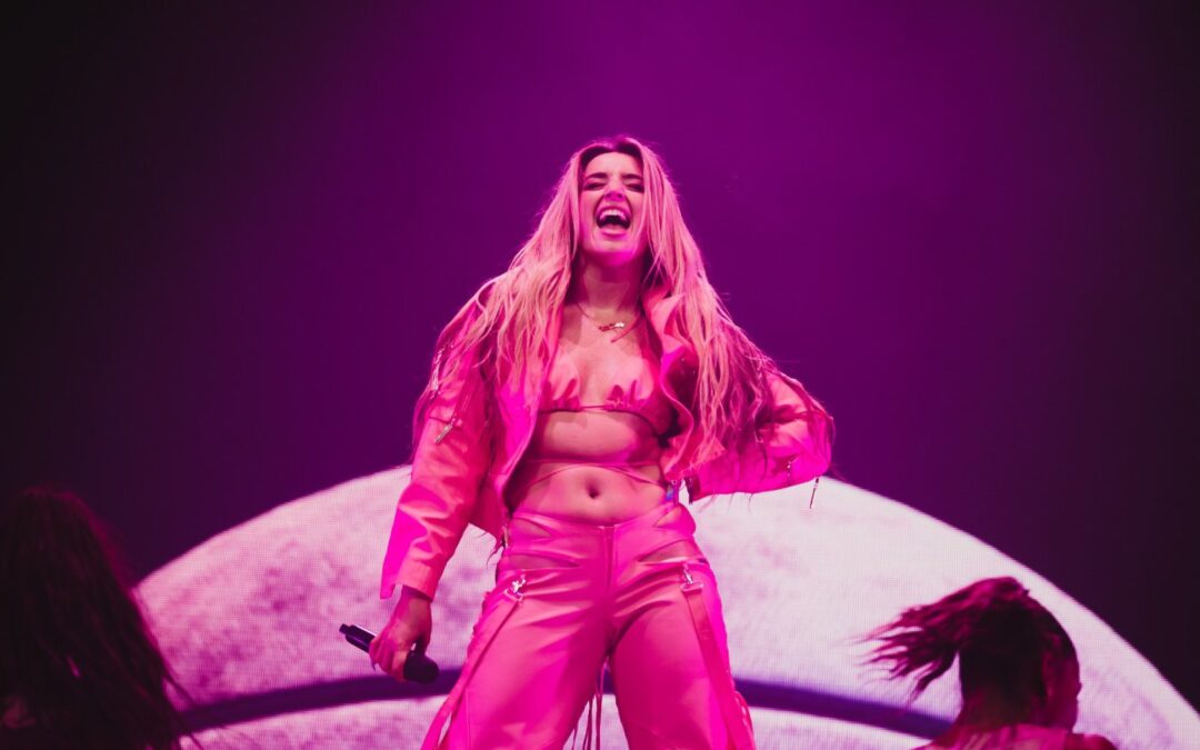 Granada acoge la grabación del último videoclip de Lola Índigo con Dellafuente