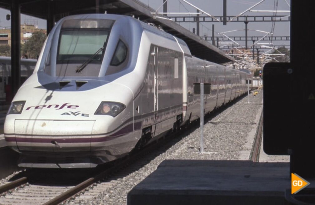 Ferrocarril AVE en la Estación de Andaluces