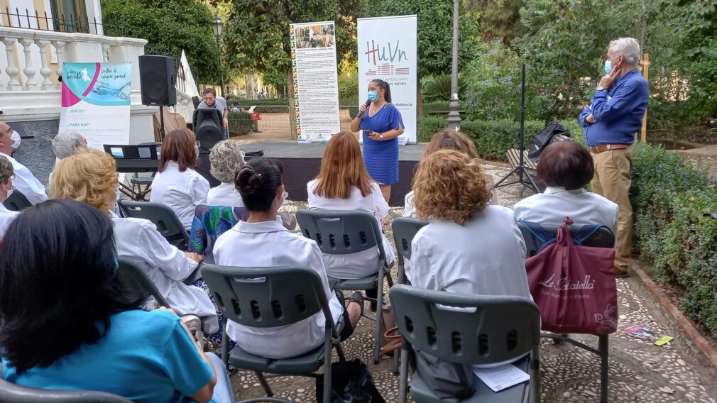 La directora gerente presenta el acto en la Feria del Libro