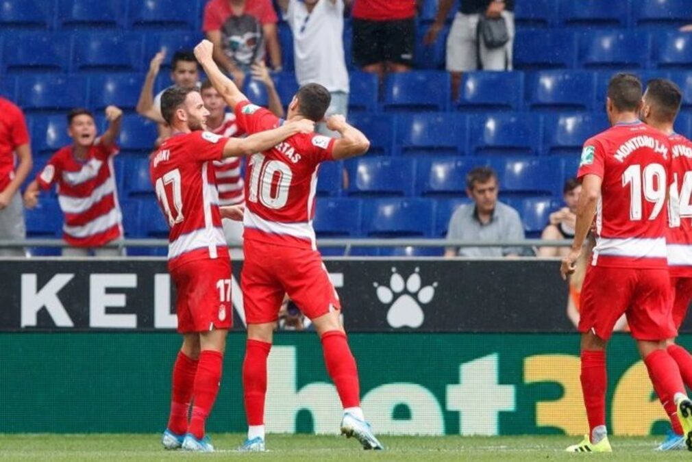 Fútbol/Primera.- (Crónica) El Valencia y el Granada enderezan el rumbo con sendos triunfos