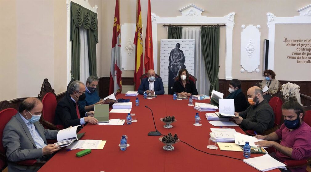 Granada.- El poeta Reinaldo Jiménez, ganador del V Premio Internacional de Poesía 'Jorge Manrique' por 'Sobras de pan'