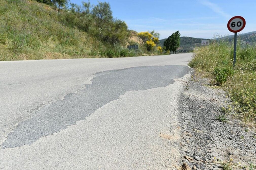 Carretera A-4154 entre Loja y Ventorros de San José