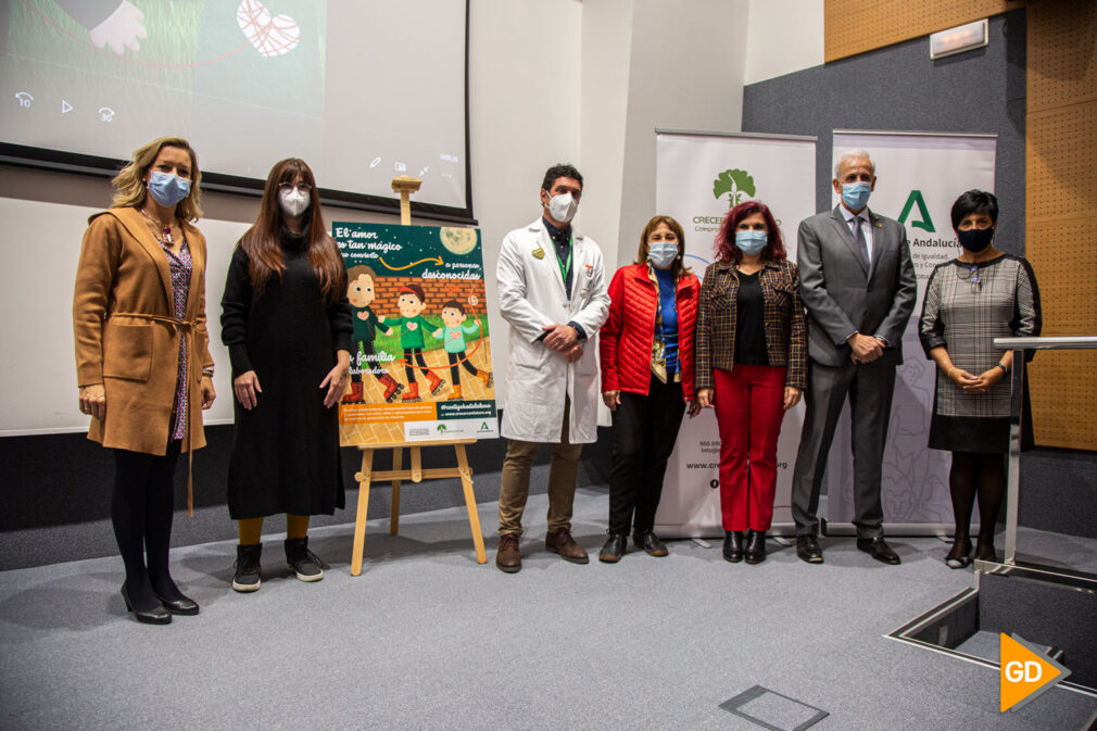 FOTOS - La directora general de Infancia de la Junta, Antonia Rubio, presenta la campaña 'Contigo hasta la luna' con la ONG Crecer con Futuro - Javi Gea (3)