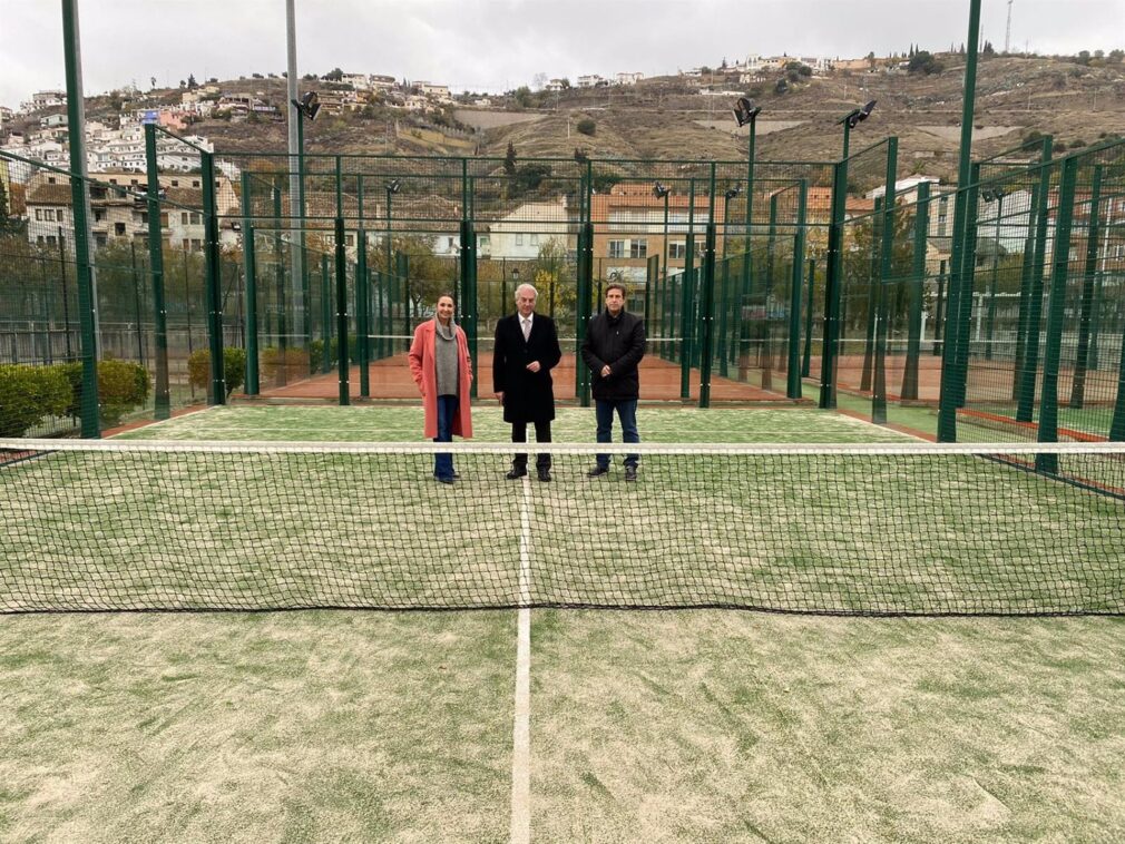 Visita del Ayuntamiento de Granada al complejo deportivo de Bola de Oro