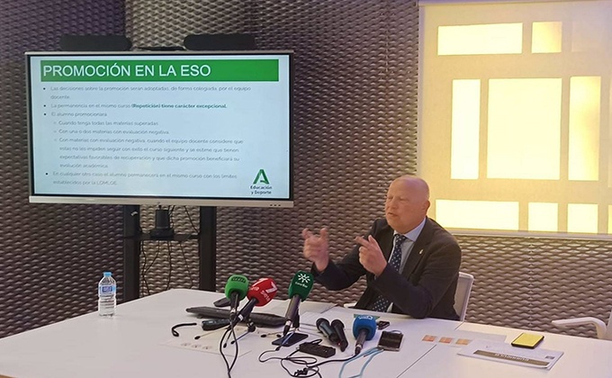 Educación.-AMP.- Andalucía dará más horas de matemáticas, lengua e inglés y segunda lengua será obligatoria en 1º de ESO