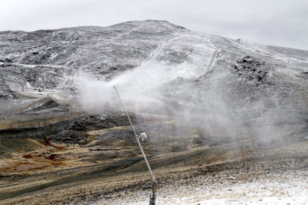 Granada.- Turismo.- Sierra Nevada activa el sistema de nieve producida coincidiendo con la bajada de las temperaturas