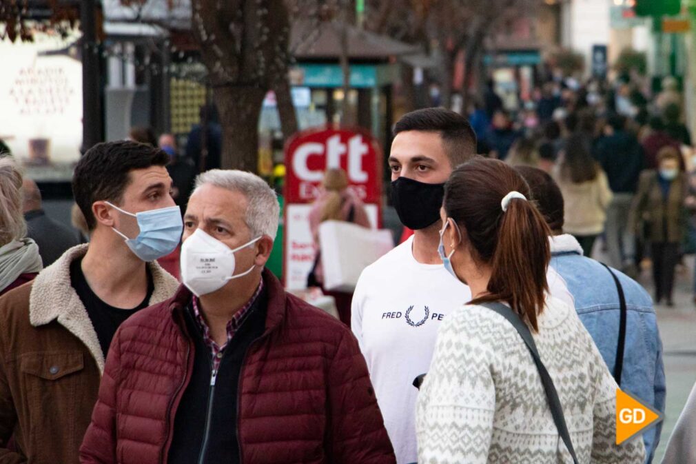 CIUDADANIA FINAL DE AÑO 2021 GRANADA COVID MASCARILLAS AGLOMERACION DISTANCIA - Dani B-14