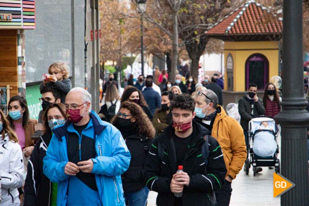 CIUDADANIA FINAL DE AÑO 2021 GRANADA COVID MASCARILLAS AGLOMERACION DISTANCIA - Dani B-17