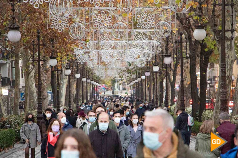 CIUDADANIA FINAL DE AÑO 2021 GRANADA COVID MASCARILLAS AGLOMERACION DISTANCIA - Dani B-18