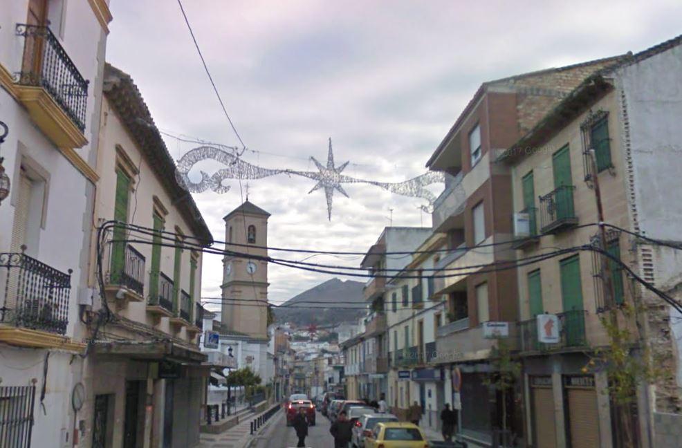 Calle Real, en el centro de Pinos Puente