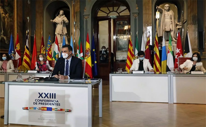 Pedro Sánchez en una conferencia de presidentes