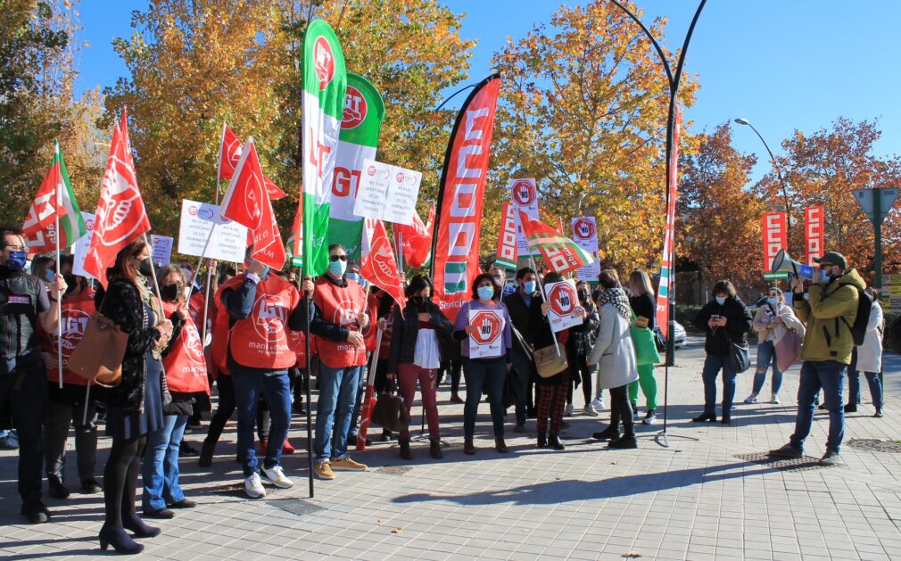 concentración CCOO UGT Facua Comercio