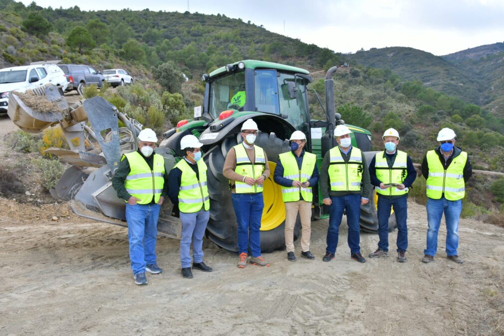 ANDALUCÍA Granada La Junta inicia un nuevo plan de obras de mejora en caminos forestales