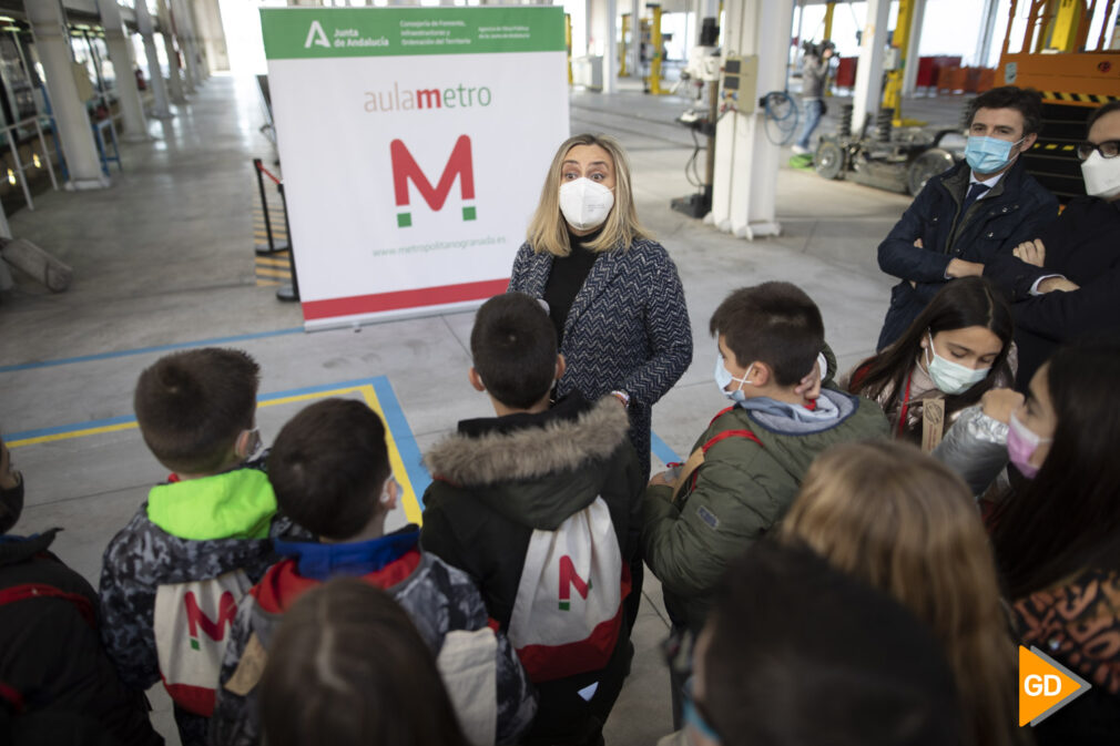 Visita de escolares al metro de Granada