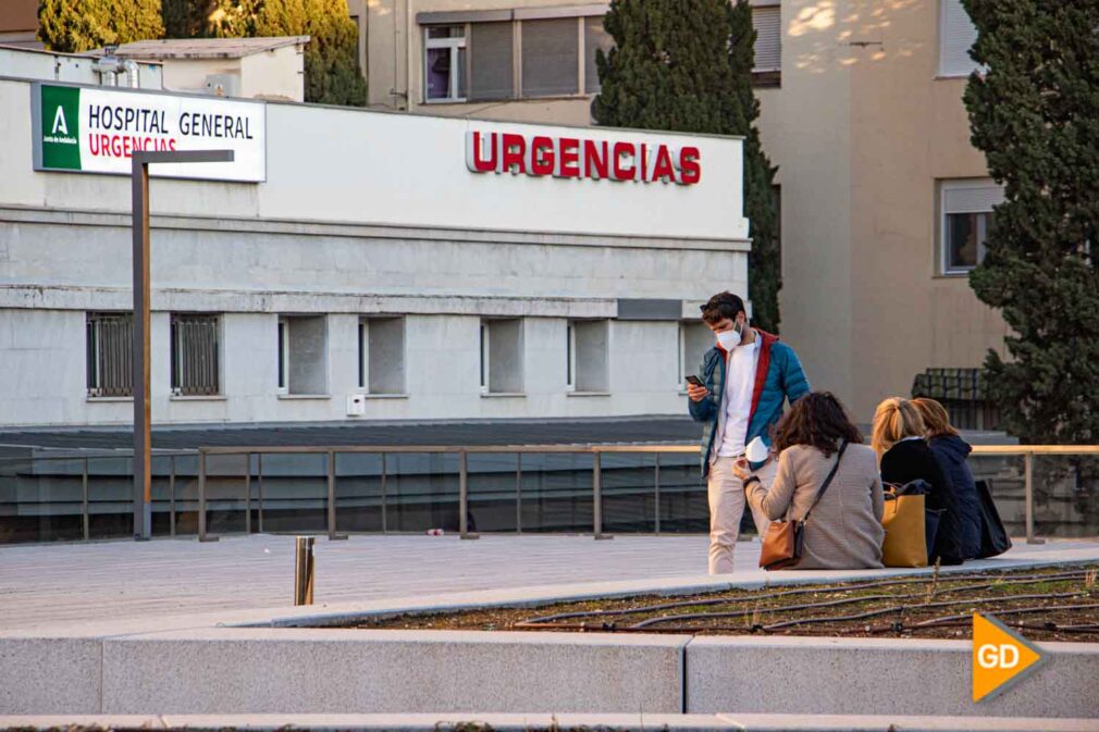 HOSPITALES CIUDADANIA FINAL DE AÑO 2021 GRANADA COVID MASCARILLAS AGLOMERACION DISTANCIA MEDIDAS - Dani B-2