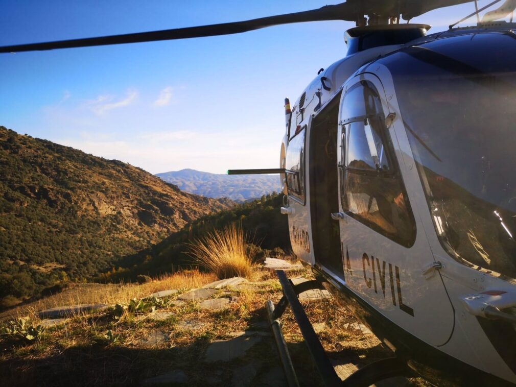 Granada.- Sucesos.- Rescatado con helicóptero un senderista que se había fracturado un pie en Cerro Huenes