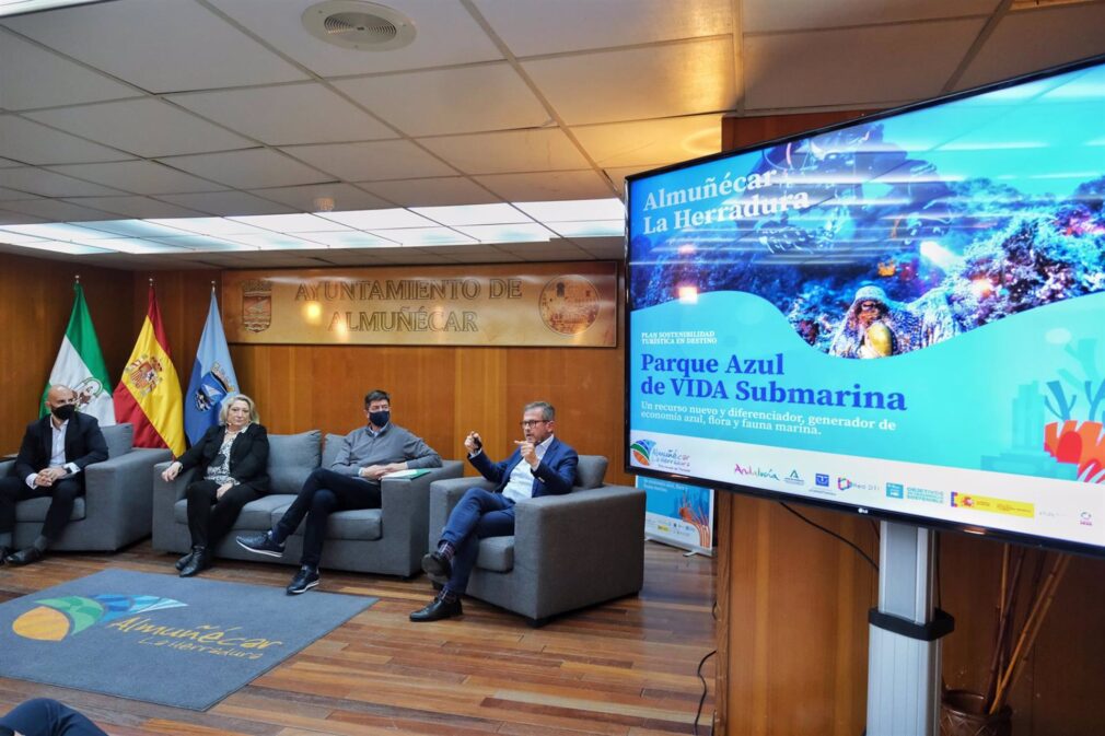 Presentación del proyecto Parque Azul Vida Submarina en Almuñécar (Granada)