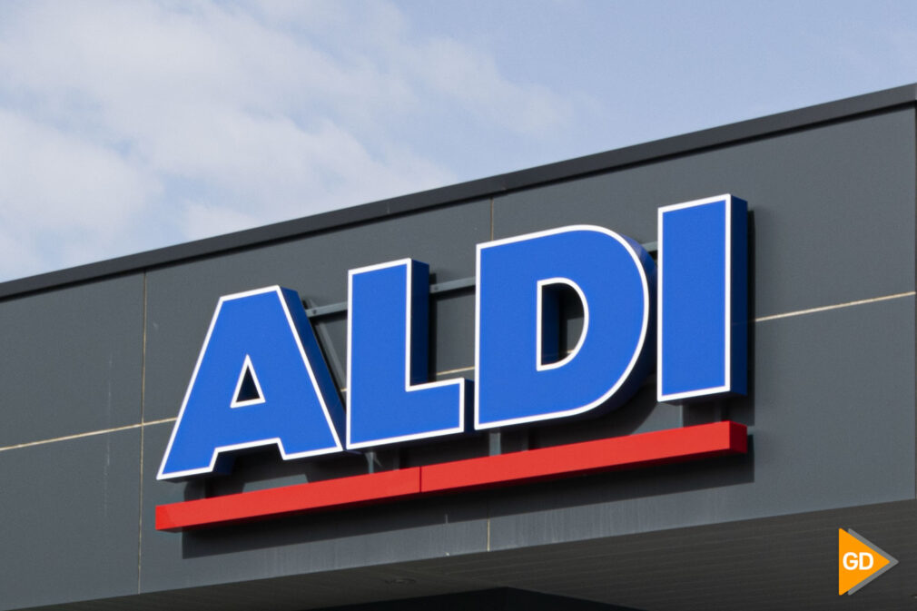 ALDI  El nuevo aparato de Aldi con el que podrás escuchar música en el  coche sin Bluetooth