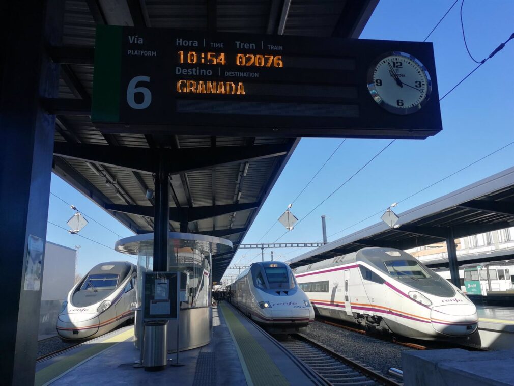 Granada.- El Pleno pide al Gobierno la mejora de las conexiones ferroviarias