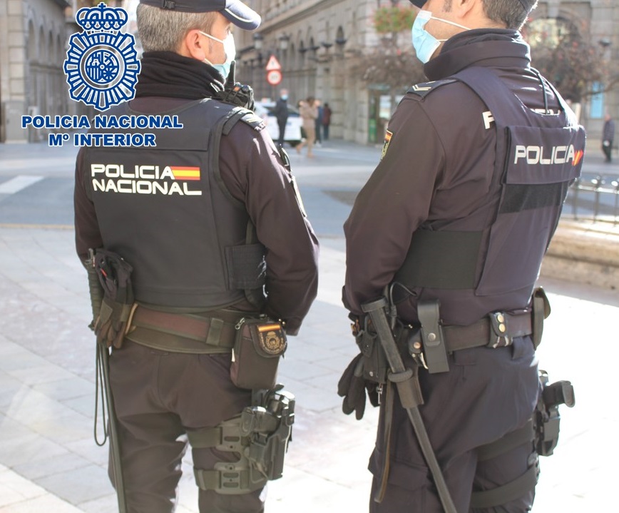 Agentes de Policía Nacional