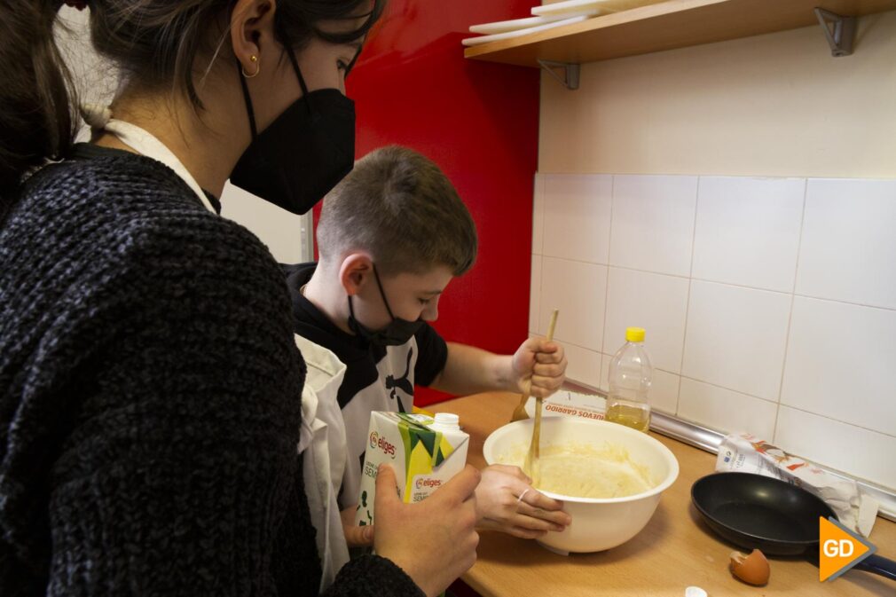 Educacion en igualdad tareas domesticas Chana Carlos Gijon-5