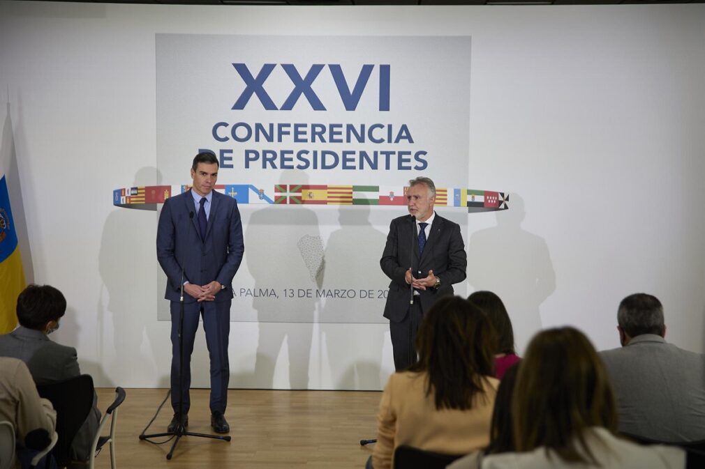 El presidente del Gobierno de España y el presidente de Canarias, Ángel Víctor Torres, intervienen en la conferencia de Presidentes Foto - Jesus Hellin EPress