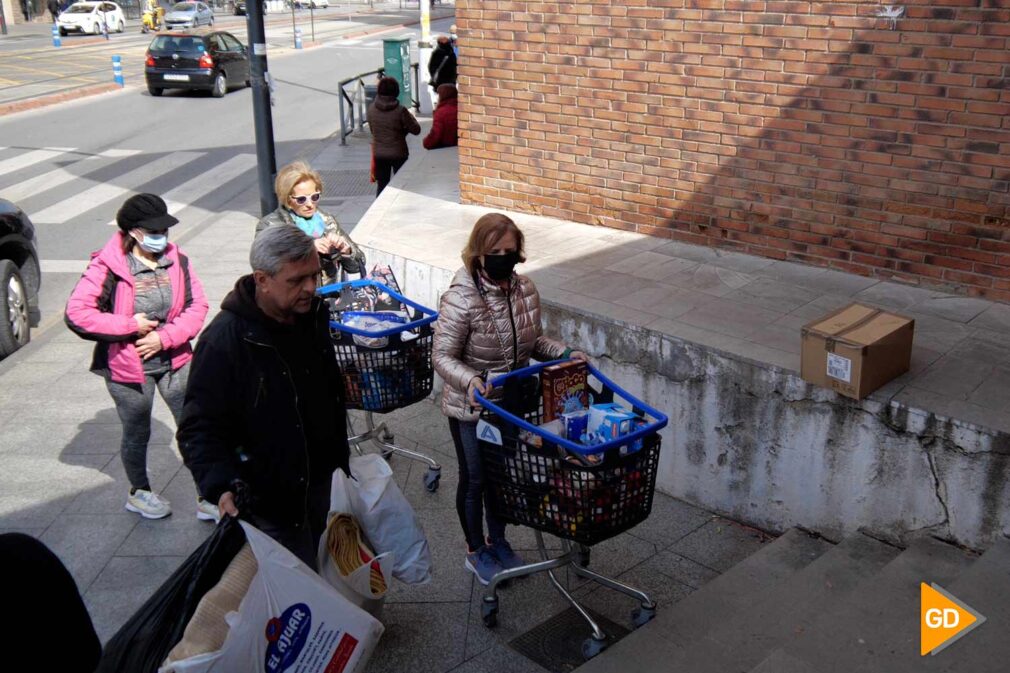 FOTOS alimentos y medicinas para Ucrania Los colectivos de ucranianos en Granada envían un autobús con ayuda y material humanitario a la frontera de Polonia (1)