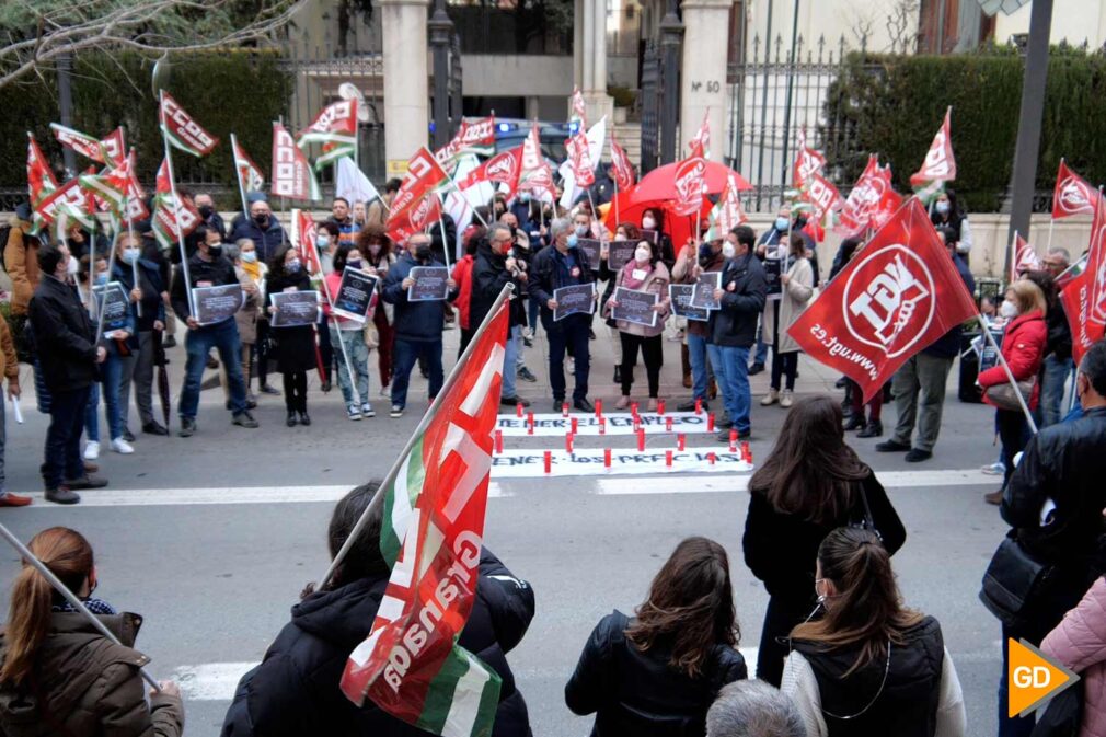 FOTOS Organizaciones sindicales exigen al Gobierno el control de la subida de precios de la energía (1)