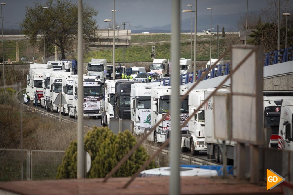 Protestas de los transportistas en MercaGranada