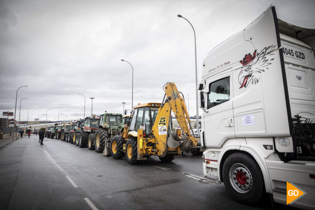 Protestas de los transportistas en MercaGranada