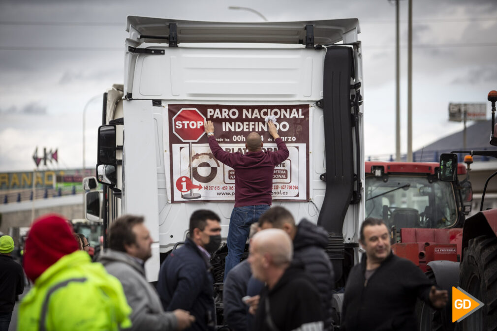 Protestas de los transportistas en MercaGranada