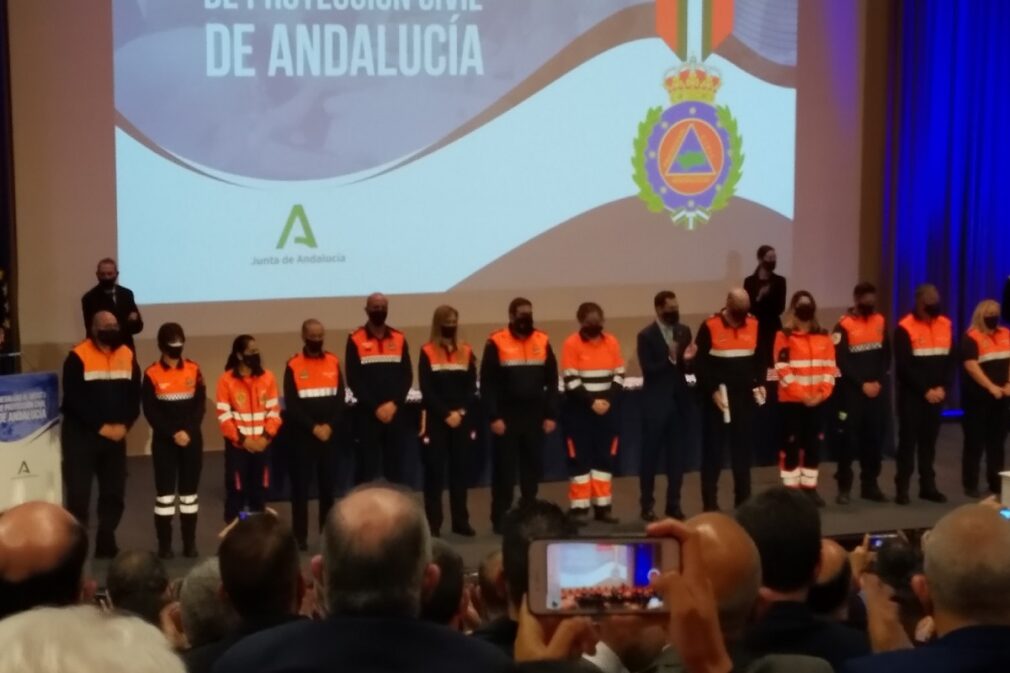 MEDALLA DE ORO A LA AGRUPACIÓN DE PROTECCION CIVIL DE ALMUÑECAR