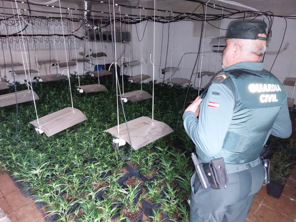 guardia civil granada marihuana drogas
