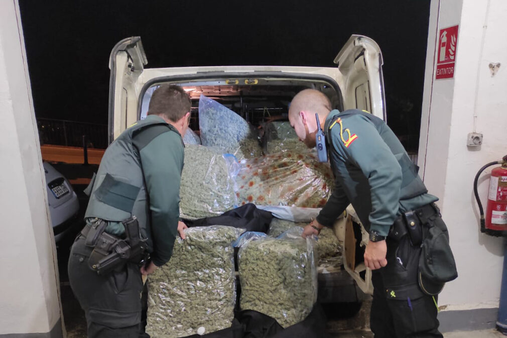 guardia civil marihuana al vacio interceptada en A92