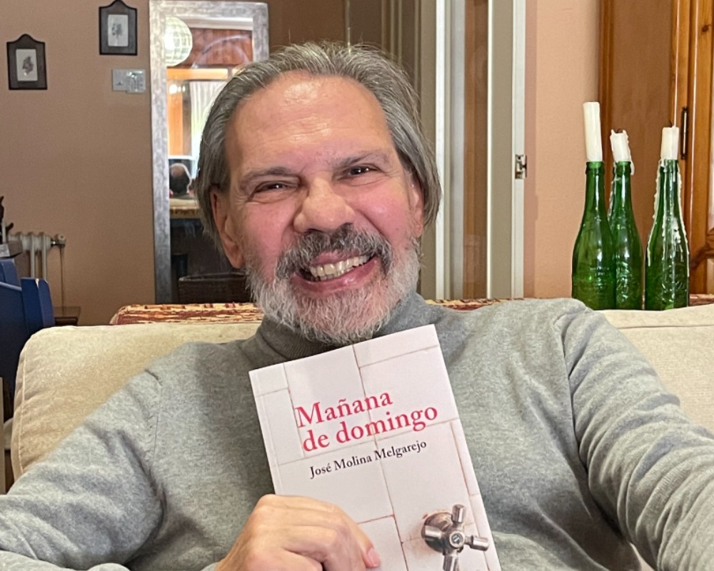 José Molina. Escritor 'Mañana de Domingo'