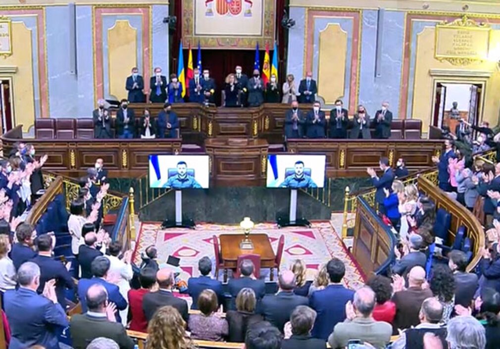 El presidente de Ucrania, Volodimir Zelenski, se dirige a los diputados y senadores españoles - EUROPA PRESS
