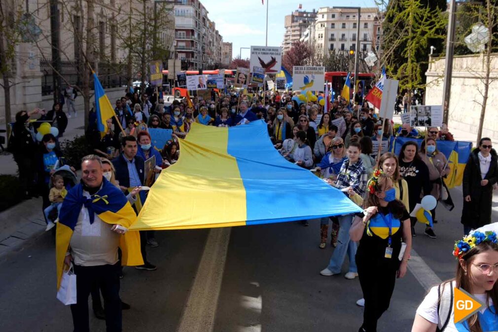 FOTOS Granada se vuelca en una manifestación y el acto solidario ‘Piononos por Ucrania’ (1)