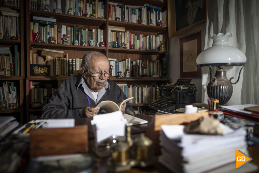 Entrevista al poeta Rafael Guillen en su casa de Granada