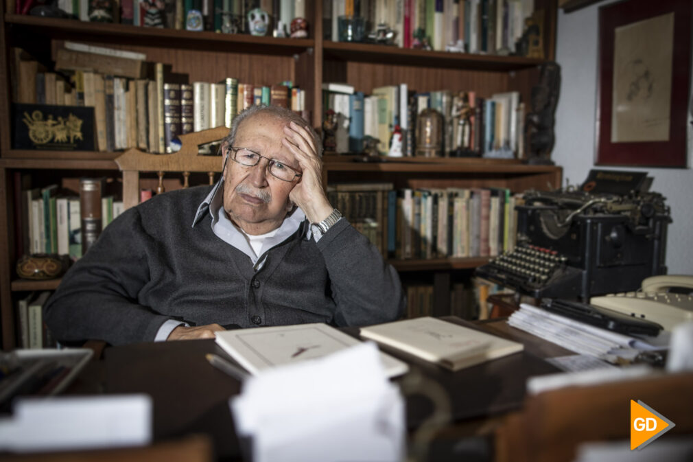Entrevista al poeta Rafael Guillen en su casa de Granada