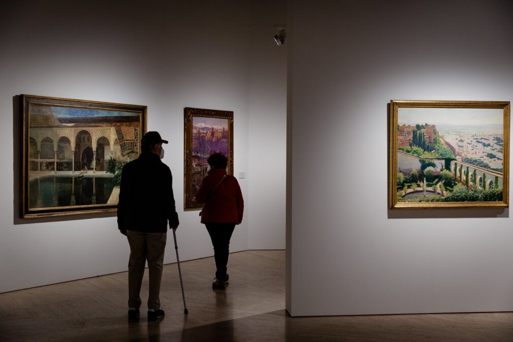 Público en "Sobre la Alhambra en el Arte Moderno"