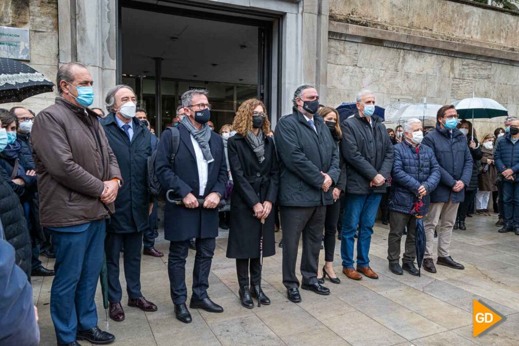 MINUTO DE SILENCIO CONSEJERO JAVIER IMBRODASEDE JUNTA DE ANDALUCÍA - Clara J Franco-2