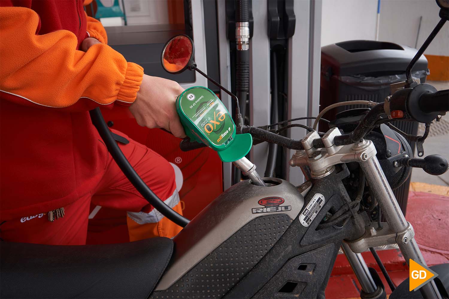 OSCAR HINOJO GASOLINERA 4