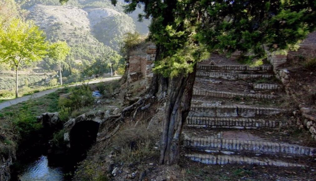 Restos de La Colonia, en Víznar