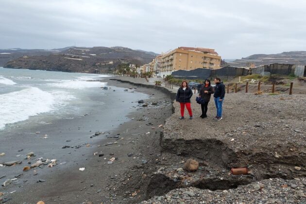 La subdelegada del Gobierno, Inmaculada López Calahorro, en la zona