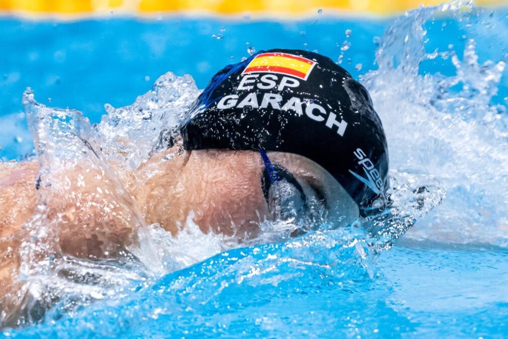 Cómo entrenar en la piscina sin renunciar a la música: así son los