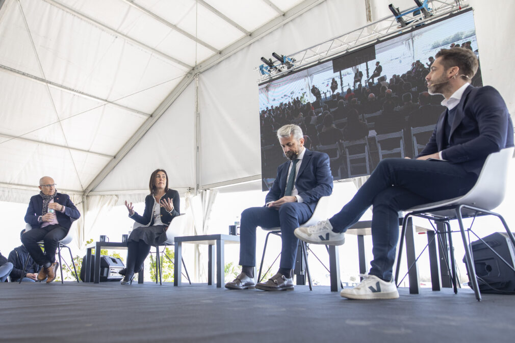 Foro de Granada Conectada sobre nuevas tendencias en tecnología en parque metropolitano de Escuzar