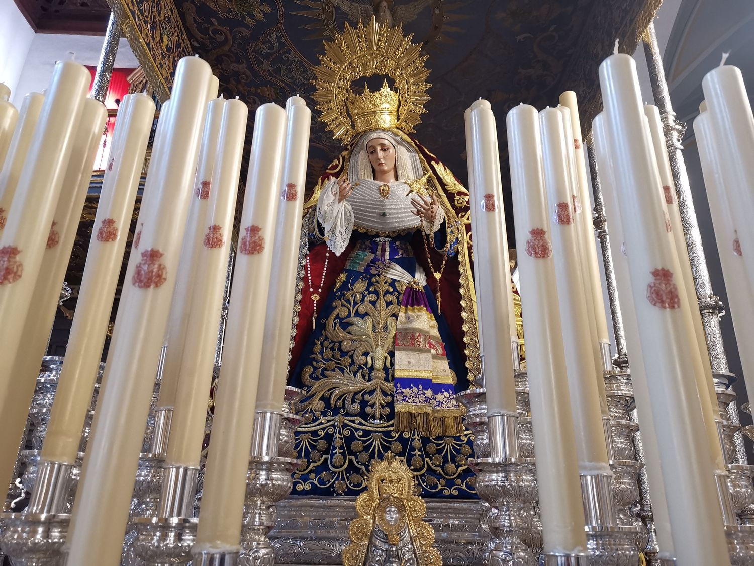 La Virgen de las Maravillas y su broche por Ucrania La Virgen de las Maravillas y su broche por Ucrania