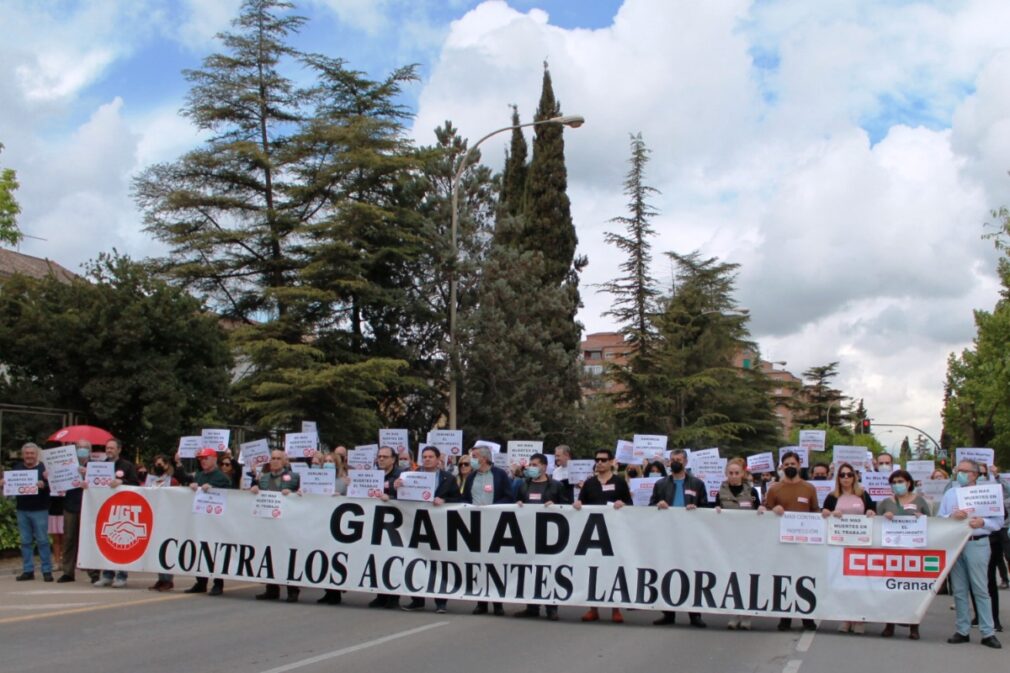 Concetración CCOO UGT muerte trabajador Escúzar