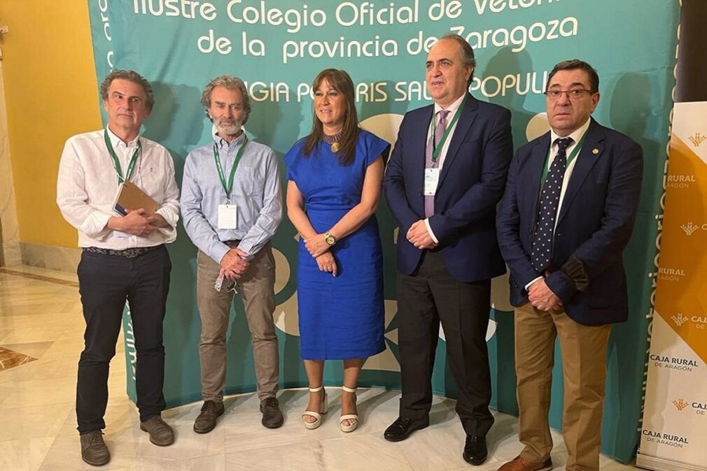 Fernando Simón y la consejera Sira Repollés han participado en unas jornadas sobre la profesión veterinaria